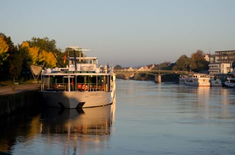 AmaBella in Regensburg, Germany. Photo © Aaron Saunders