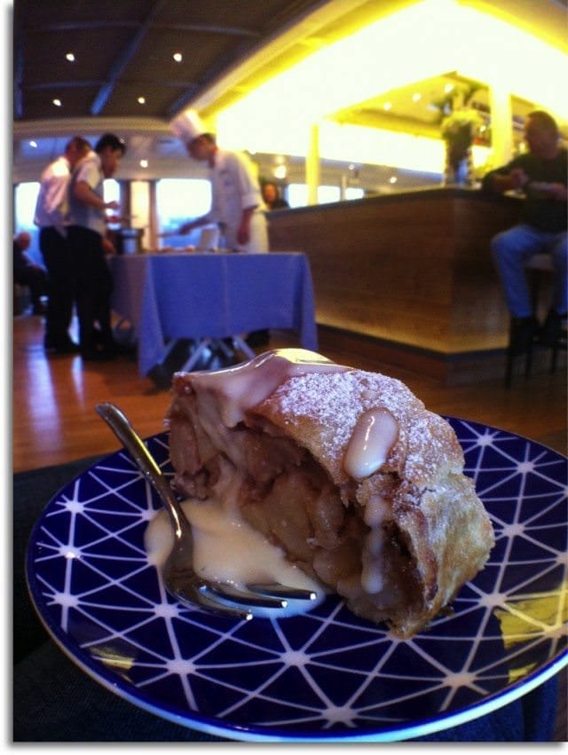 Traditional Altwiener Apfelstrudel