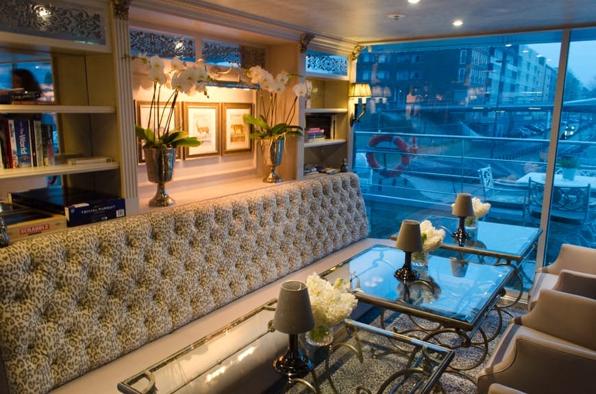 Adjacent to the pool all the way aft on Hofburg Deck is the inviting Bar du Leopard. Photo © 2015 Aaron Saunders