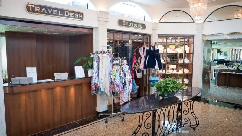 Reception and boutique on ms Savor. © 2015 Ralph Grizzle