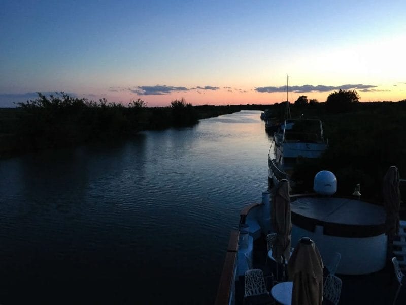 Tomorrow, we continue along the canal toward Aigues-Mortes. © 2015 Ralph Grizzle