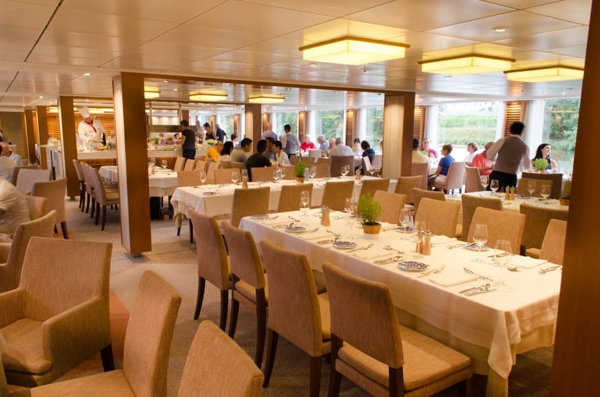 Main Restaurant at lunch time, Viking Vidar. Photo © 2015 Aaron Saunders