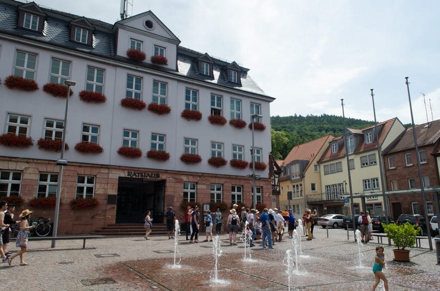 Kids (and adults) cool off in the waterpark outside of the Rathaus, or City Hall. Photo © 2015 Aaron Saunders