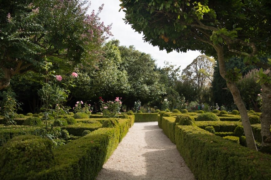 ...before emerging into the elaborate, almost Versailles-like gardens of the palace. Photo © 2015 Aaron Saunders