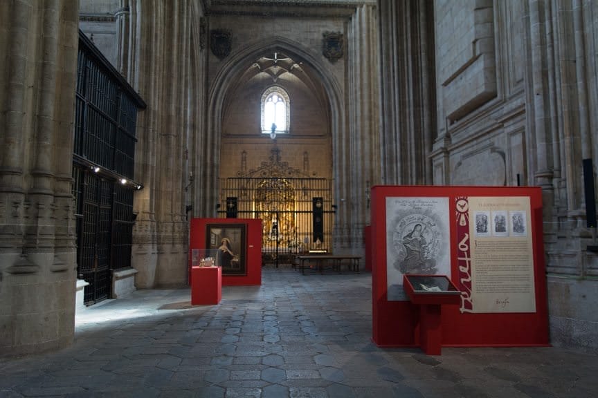 Exhibits with artifacts are scattered throughout the cathedral, and a hand-held headset provides interpretation in a variety of languages. Photo © 2015 Aaron Saunders
