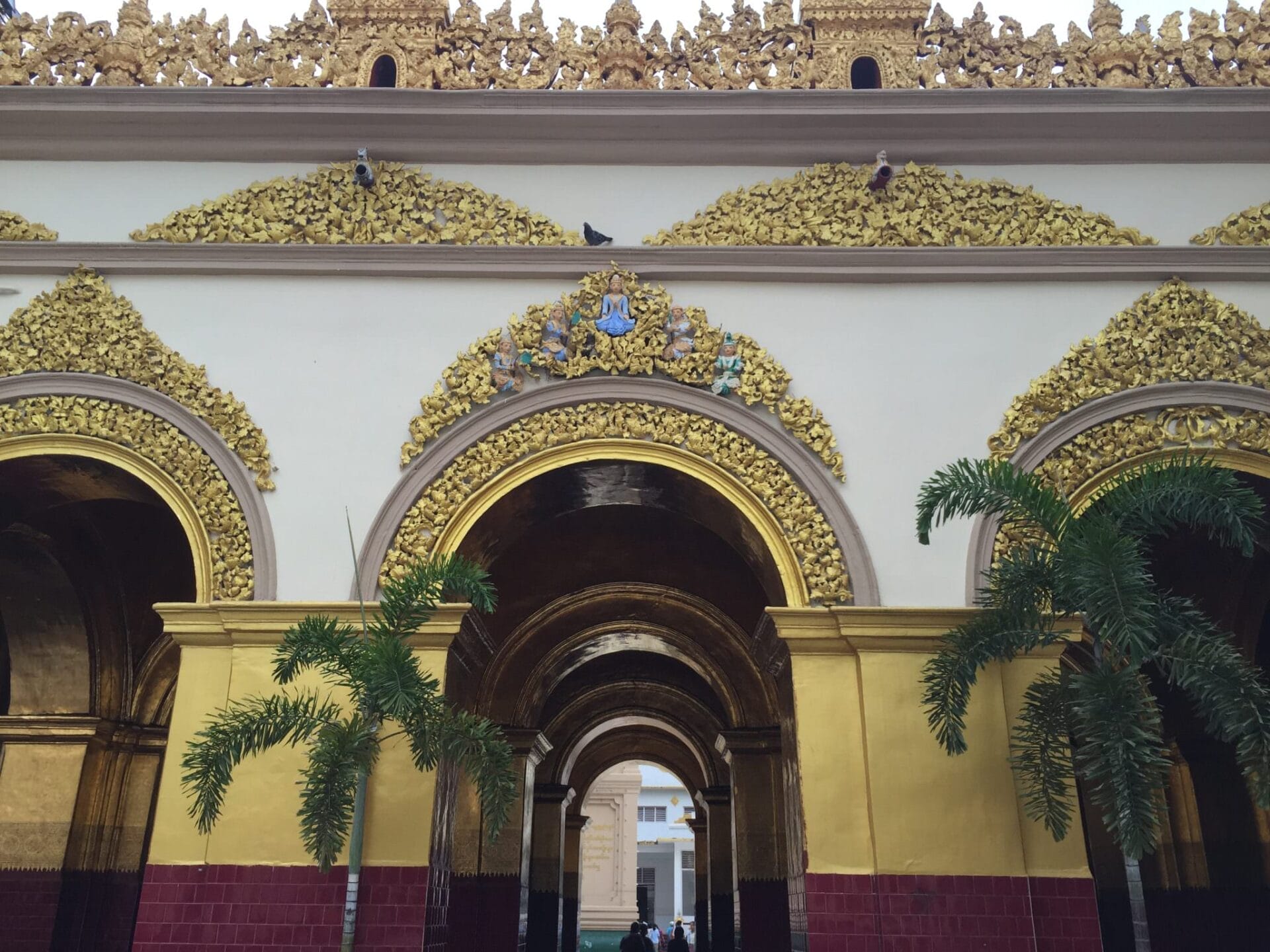 Once I began twisting and turning through the labyrinth of columns and archways, I felt like I was in a Moroccan souk. © 2015 Gail Jessen