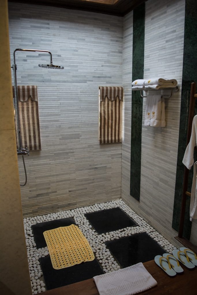 ...and a full-sized rainforest shower. Photo © 2015 Aaron Saunders