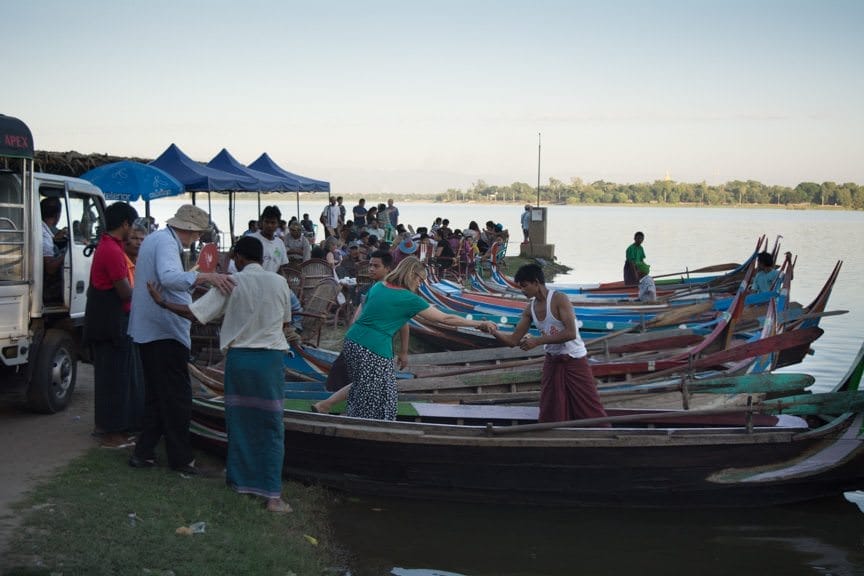 Boarding our boats for our evening cruise...Photo © 2015 Aaron Saunders