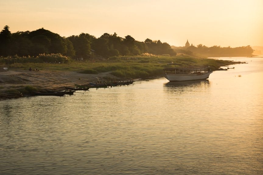 ...and guests can admire the fading light of day. Photo © 2015 Aaron Saunders