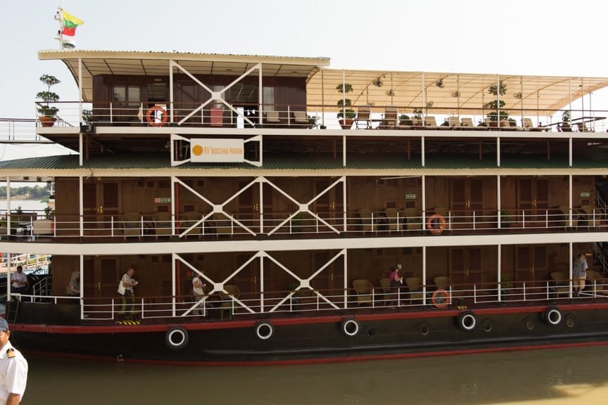 Guests return to Viking Mandalay this afternoon. Photo © 2015 Aaron Saunders