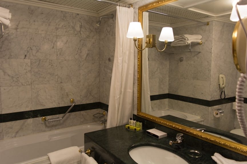 Bathrooms at the InterContinental have an oddly Italian feel. Photo © 2016 Aaron Saunders