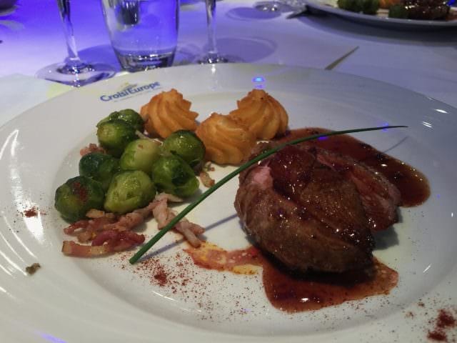 Beautiful entrees. © 2016 Ralph Grizzle