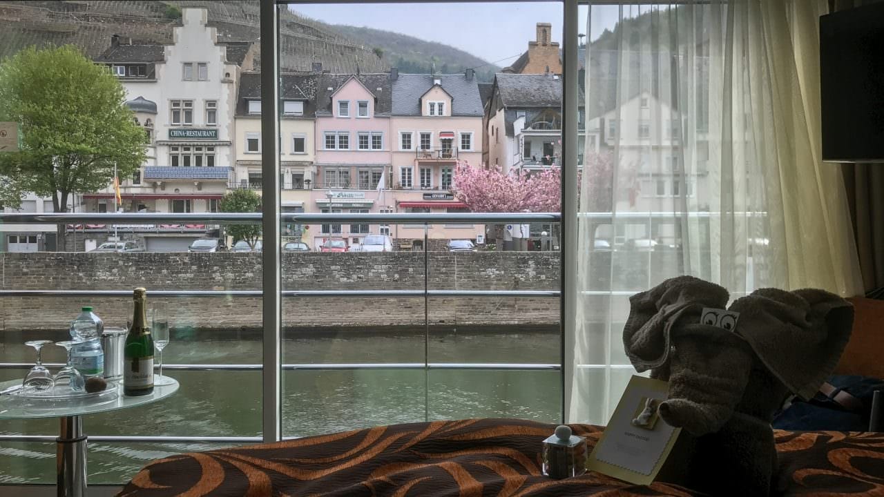 Panorama Suite, Avalon Visionary, River Cruise Balcony