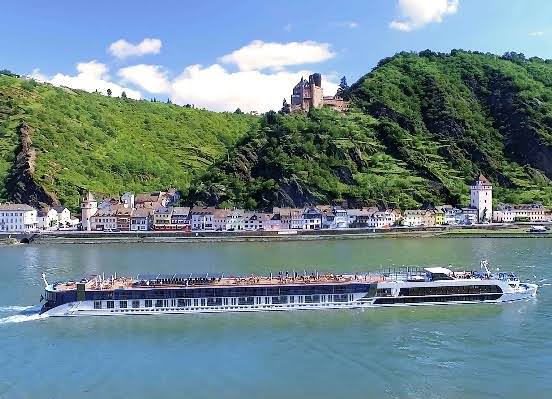 Scenery with cruise