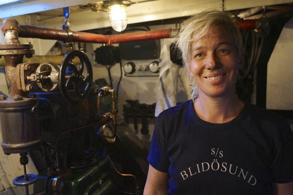 Alva She Stokes The Furnaces