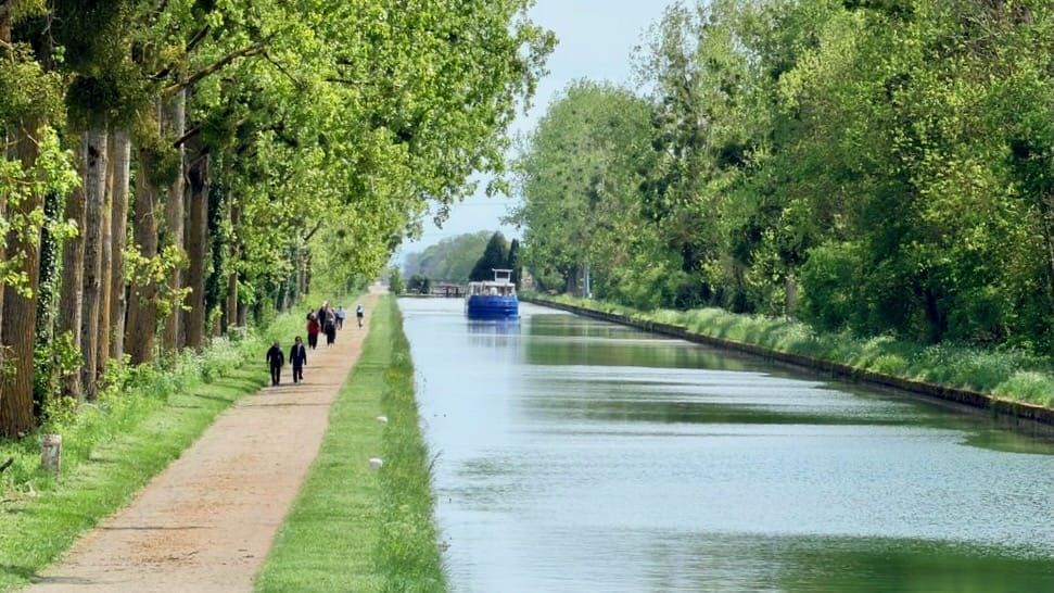 burgundy canal